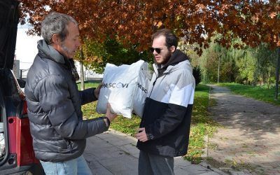 Los participantes de «Guadarrama Composta recogen el primer compost
