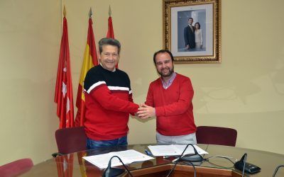 ÁNGEL BENITO DONA AL AYUNTAMIENTO DE GUADARRAMA EL ARCHIVO FOTOGRÁFICO DE SU PADRE