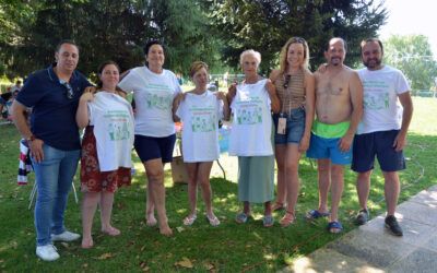 Baño en la piscina municipal de Guadarrama por la esclerosis múltiple