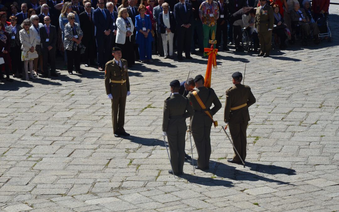 ÉXITO DE PARTICIPACIÓN Y DE PÚBLICO EN LA PRIMERA JURA DE BANDERA PARA PERSONAL CIVIL CELEBRADA EN GUADARRAMA